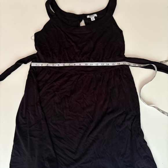 Old Navy Elegant Sleeveless Black Dress - Picture 3 of 8